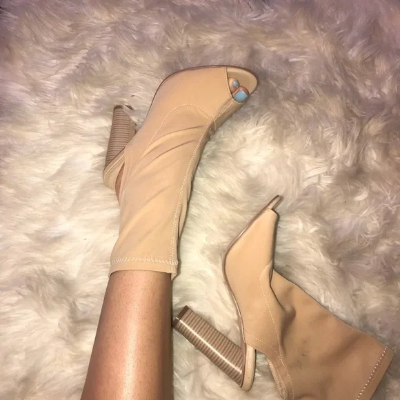 Elegant Tan Peep-Toe Heels - Picture 6 of 6